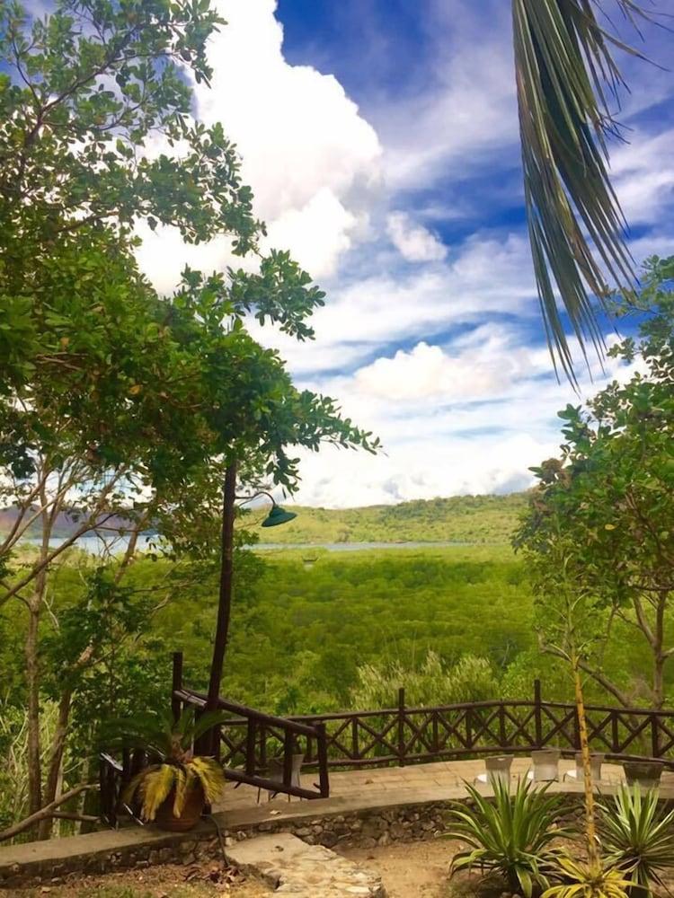 Khadine Grand Vista Resort Coron