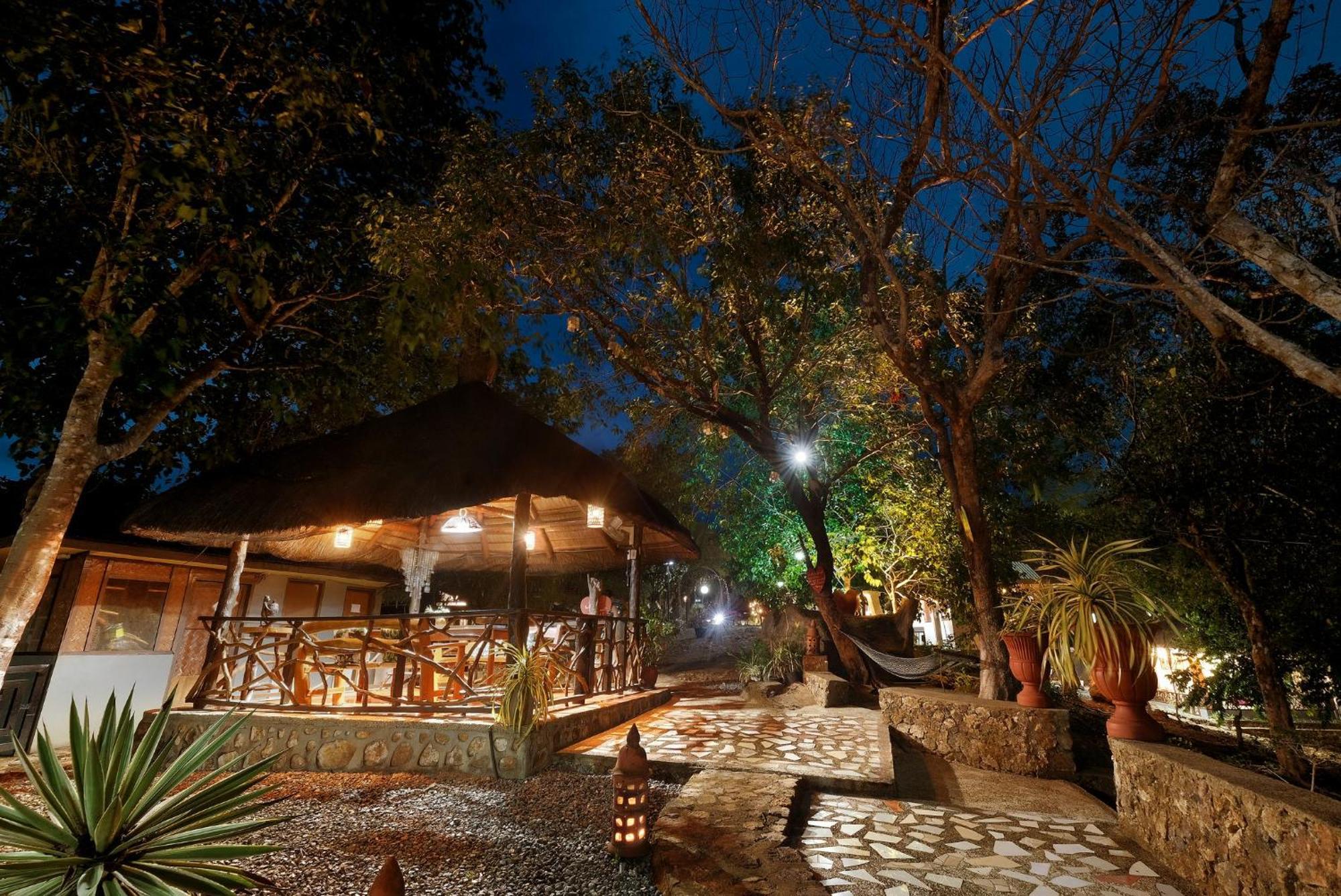 Khadine Grand Vista 3* Coron