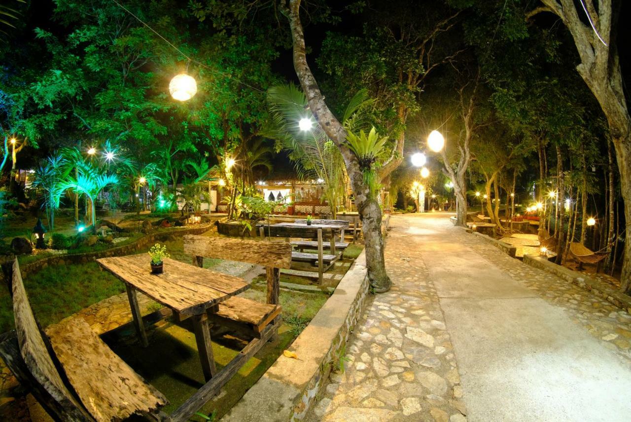 Khadine Grand Vista 3* Coron