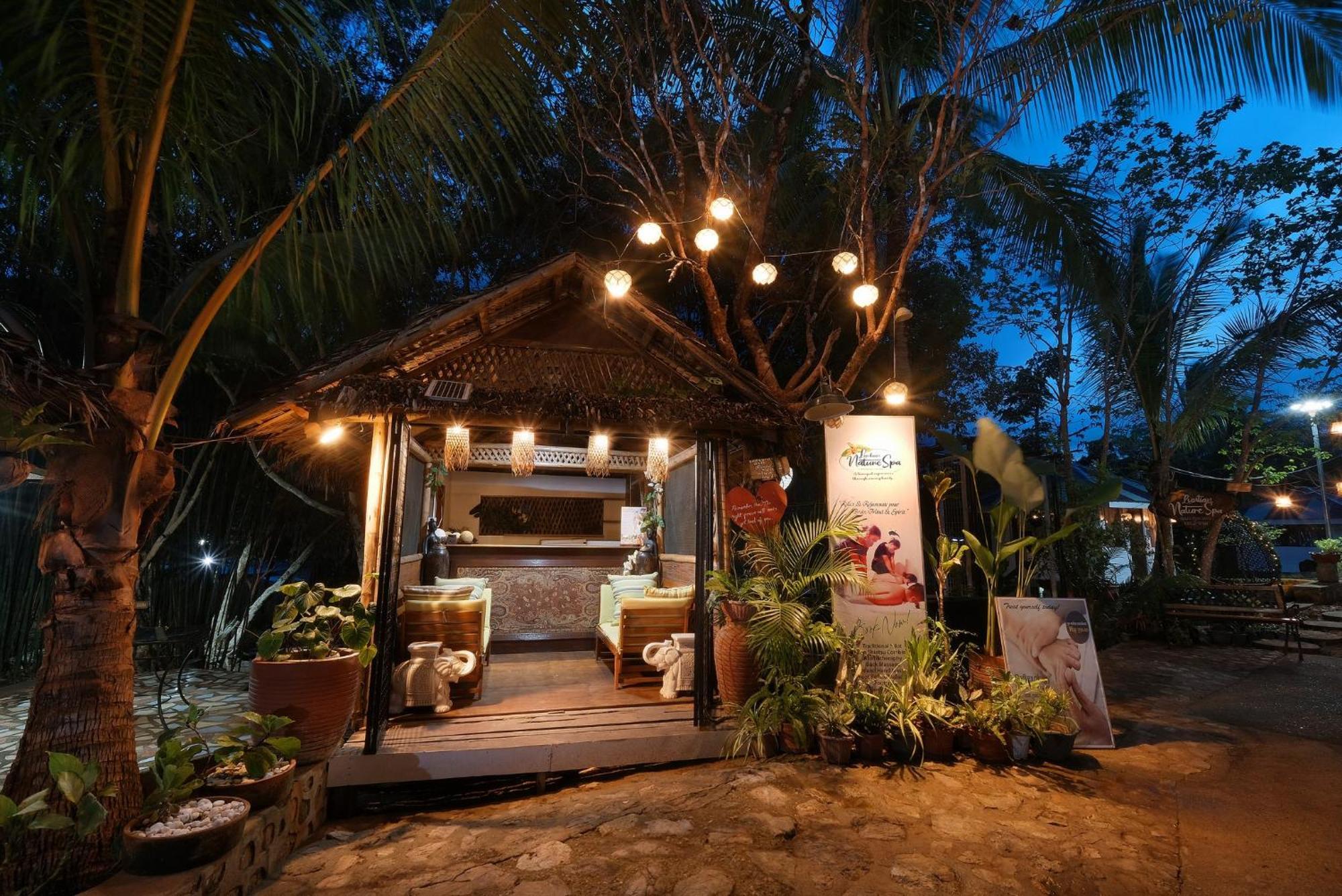 Khadine Grand Vista 3* Coron